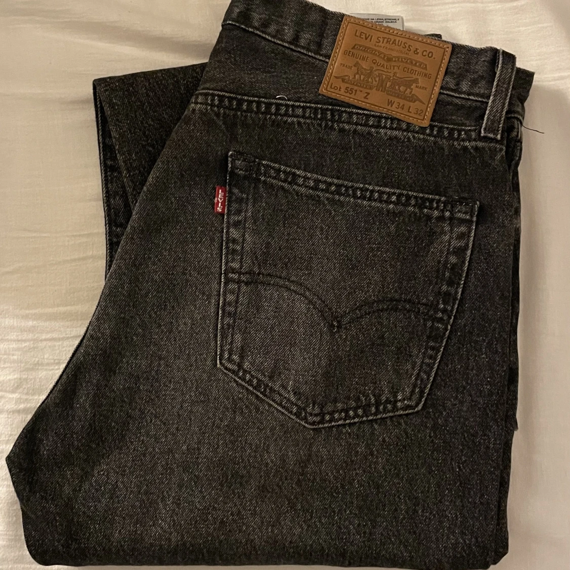 Levis 551 