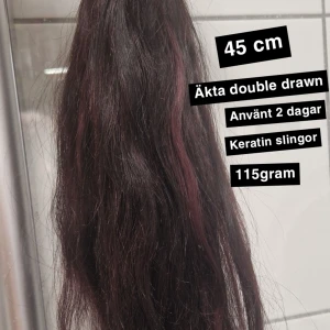 Äkta hår 45cm - Ord pris 1599kr  Andvänd för brölopp 2 dagar Kan köpas med nya keratin fästen för 150kr extra