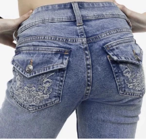 Low Waits flare  - Hm jeans som tyvärr inte kommer till använding