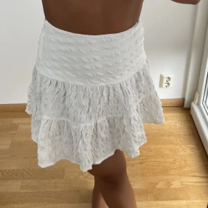 Minikjol  - Från ASOS Petite i stl 36. Använd en gång 😋ge gärna prisförslag 💗💓