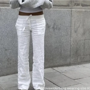 Alobha linnebyxor - Nya modellen av alobhas linnebyxor i stolek M, aldrig använda med prislapp kvar!