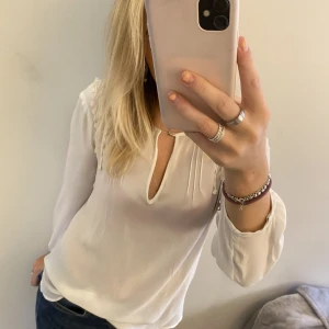 Blus - Fin vit blus ifrån Zara!