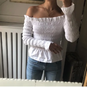 Supersöt topp - Super snygg topp, Aldrig använd!  Priset kan diskuteras vid snabb affär🧚🏻‍♀️