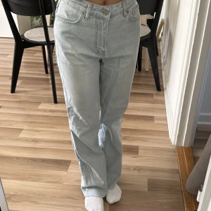 Jeans  - Jeans från Chiquelle strl 36, använda men ändå fint skick, uppklippta så de passar ca 158cm