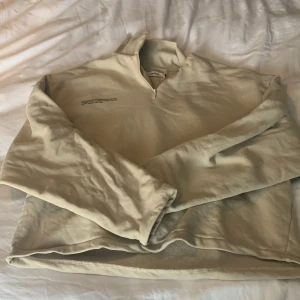 PANGAIA sweatshirt  - PANGAIA sweatshirt, knappt använd säljer pga att jag inte använder den något mer:)