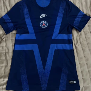 PSG t shirt  - Psg t shirt i storlek M