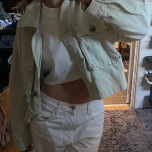 zara jacka  - jätte fint skick använd några få gånger 