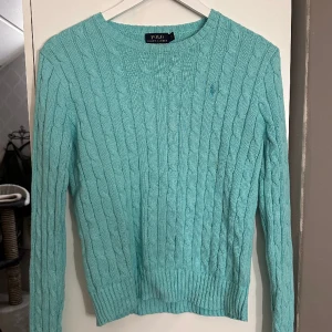 Ralph lauren - Kabelstickad tröja från Ralph lauren. Knappt använd. Köptes i USA för några år sedan