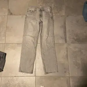 Ett par jeans från Gina, storlek 34 
