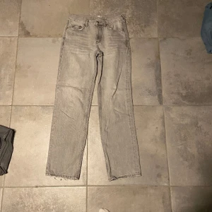 Jeans  - Ett par jeans från Gina, storlek 34 