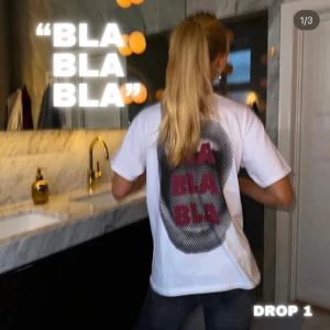 Revolution UF t-shirt - Mitt UF företag säljer just nu denna coola oversized t-shirten! Skynda fynda, endast ett fåtal kvar!  Skriv på DM till @revolution.uf för att beställa. Går ej att trycka på köp nu, men skriv gärna till mig för mer info❤️