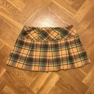 miss sixty minikjol - rutig minikjol från miss sixty står storlek M passar mig oxå som har typ S