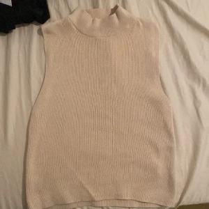 ärmlösar toppar - ärmlösar toppar storlek S