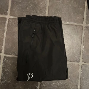 Vindbyxor Bjørn Dæhlie - Vindbyxor från skidmärket Bjørn Dæhlie