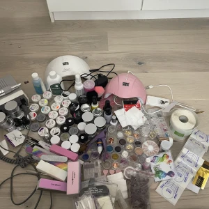 Nagel kit - ALLT FÖR GELENAGLAR  Grejer från NG, Miss Fancy, Balance och lite överallt. Skriv om du undrar över innehållet! Köp inte via köp nu