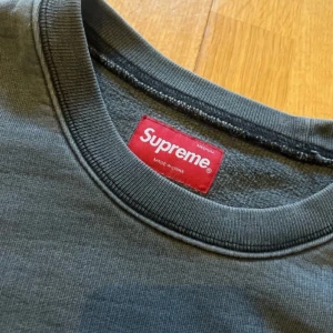 Vintage supreme sweater - Vintage supreme sweater C.10/10 pris kan diskuteras.