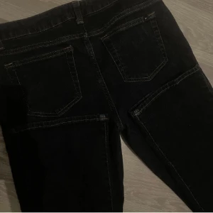 Lågmidjade jeans  - Lågmidjade bootcut/straight jeans som inte kommer till andvändning skick 9/10😍
