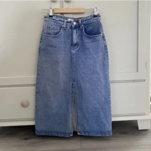 Kjol - Oanvänd 💙