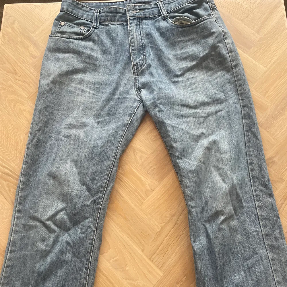 Jeans som har blivit försmå för mig. Jeans & Byxor.