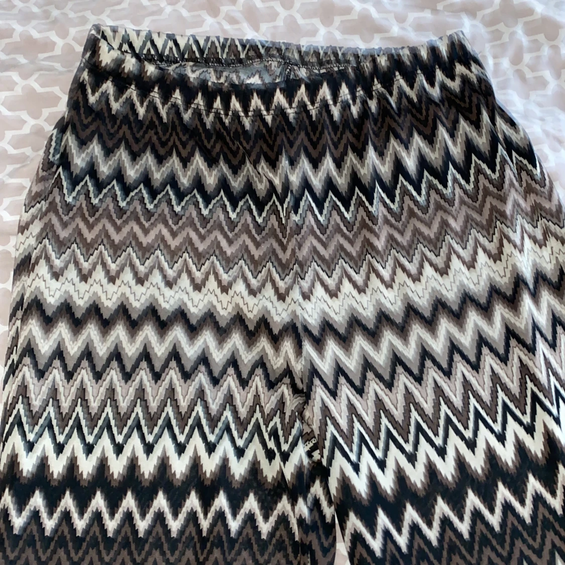 Utsvängda byxor  - 90