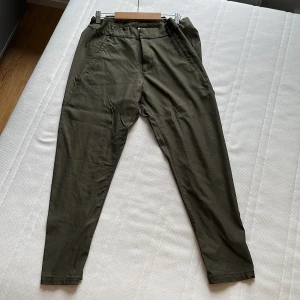 Byxor KappAhl  - Byxor, str 44, fin skick 