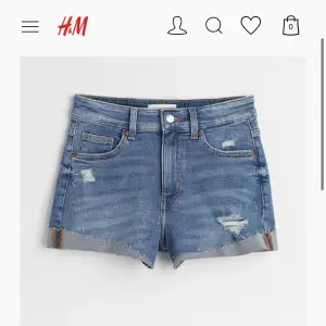 Ett par vanliga jeans shorts från H&M. Lite slitna, men fortfarande relativt bra skick. 