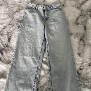 Jeans från Lindex. aldrig använda, säljs inte längre i butik. Storlek 9-10år/140  Ny pris: ca 250 Mitt pris:50kr