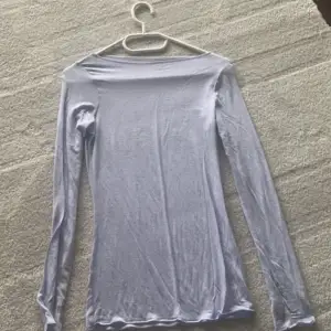 Säljer denna Intimissimi tröja i ljuslila går inte att köpa längre och väldigt bra skick säljer den för 350+frakt