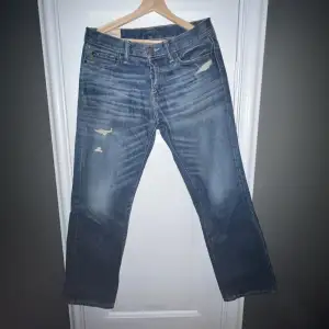 Abercrombie & Fitch Straight Leg Jeans // Skick: 9/10 // Köpte men använda aldrig men ser lite använda ut, men inget stort // Skriv vid frågor