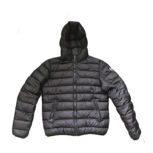 Colmar jacka - ⭐️Colmar jacka⭐️Perfekt för vintern Skick 9,5/10 inga skavanker Pris ej hugget i sten Tveka inte på att höra av er. Nypris ca 4000