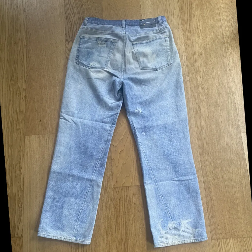 Säljer ett par Our Lagacy jeans då de inte kommer till användning. Nypris 3900kr. Jeans & Byxor.