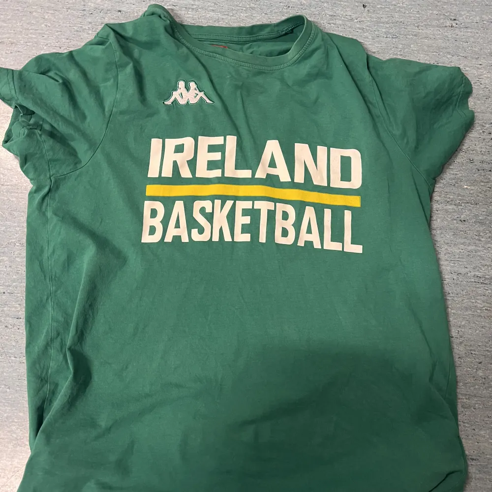 Irlands landslags tränings tröja . T-shirts.