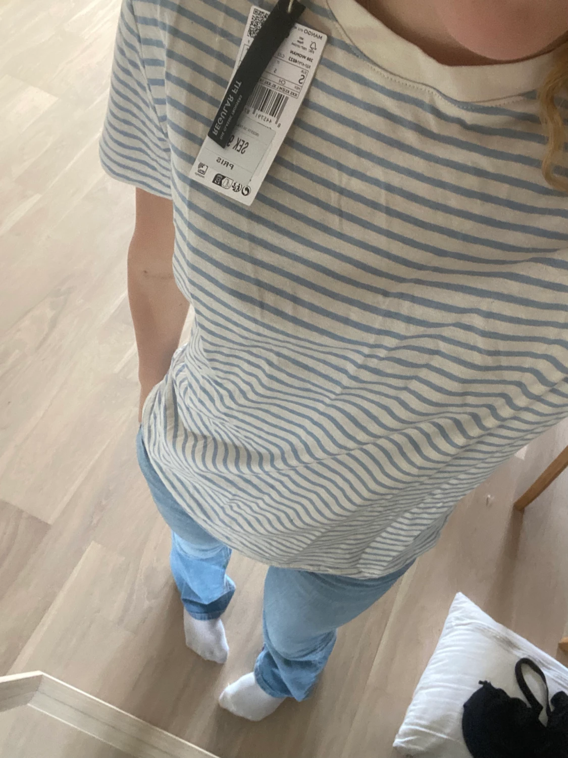 Blå randig t-shirt från Mango