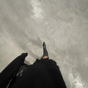 Zara väska - Säljer denna snygga Zara väska! Köpt för 399kr, säljer för 200kr🤩😚