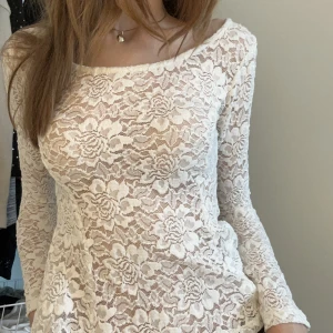 Topp från hm i spets 💋 - Använd ett fåtal gånger så i bra skick 💗