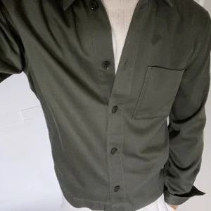 Grön overshirt  - Grön overshirt från these glory days! 