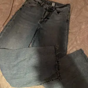 Baggy jeans från hm,som nya