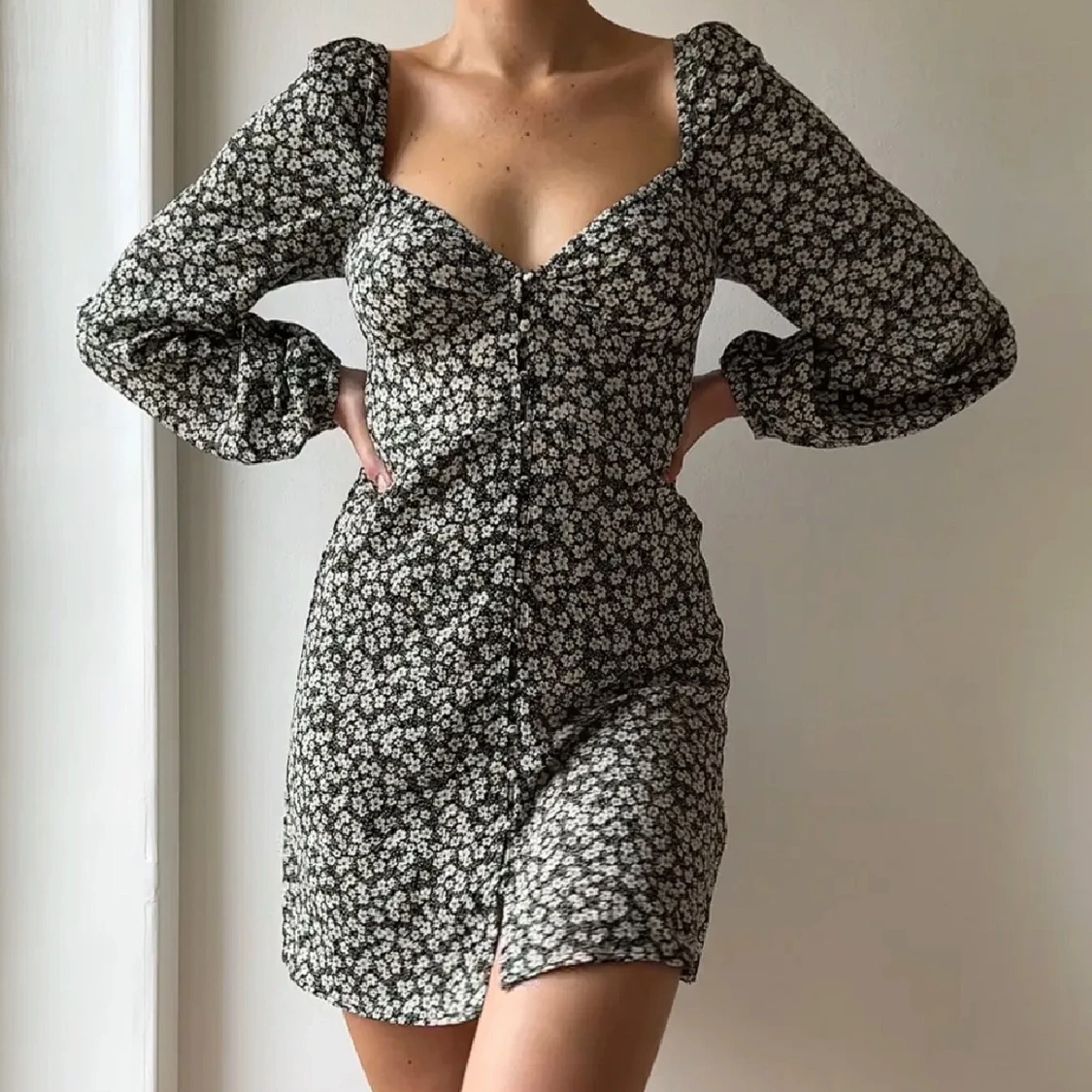 BLOMMIG KLÄNNING - 91