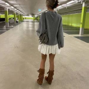 Tjocktröja - Lånad första bild från Lova Widerberg, Så fin och mysig tjocktröja med krage