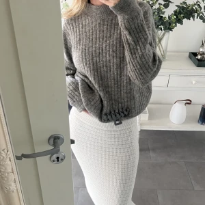 Grå stickad tröja  - Skriv för fler bilder eller frågor😙