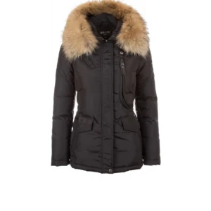 HOLLIES XS - Fin och fräsch - som ny Använt i 2 år  svart päls ingår (inte äkta)  Ord pris : ca 3700kr Säljer för 2250  Köparen står för frakt