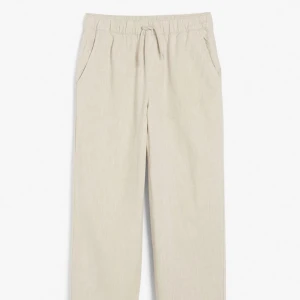 Linnebyxor  - Säljer ett par feta linnebyxor 🔥skick 8-9/10//hör av er vid fler frågor storleken är 164 men sitter som xs