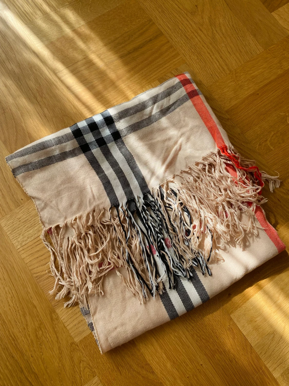 Burberry liknande sjal