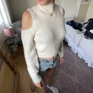 Tröja  - Aldrig använd, passar xs-m