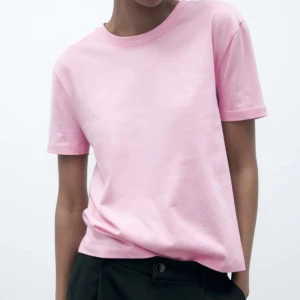 Rosa tröja! - Så fin rosa basic tröja från zara i storlek xs!💓