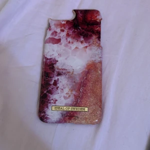 Mobilskal  - Lite sönder,sitter fortfarande jättebra på mobilen😘