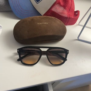 Tom ford  - Tom ford gerrard solglasögon Sparsamt använda Allt og medföljer!