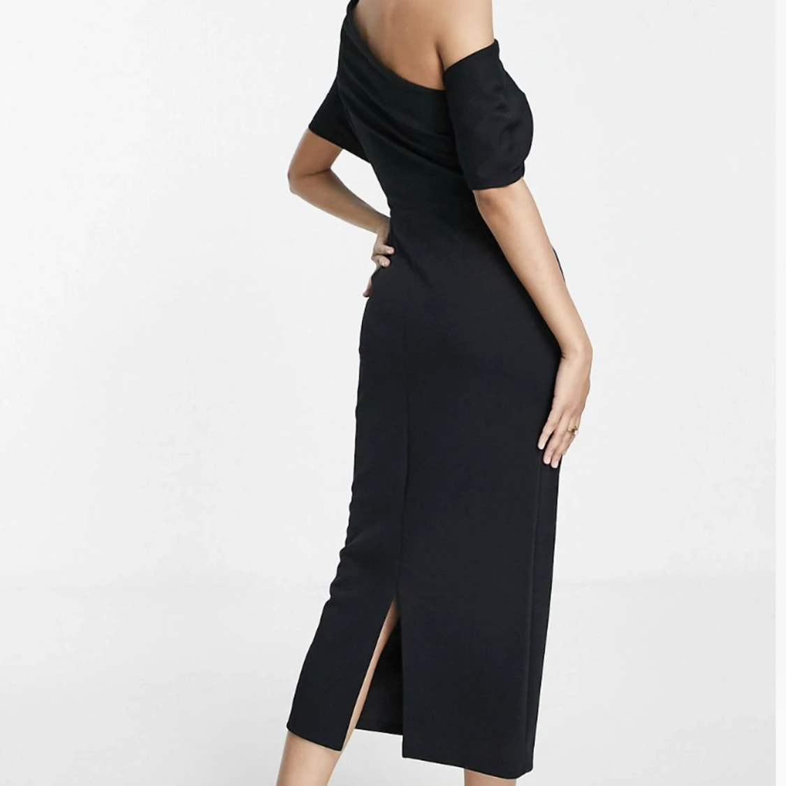 Svart fodralklänning  - 91