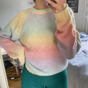 Stickad tröja - Stickad tröja från Lindex, knappt använd💗