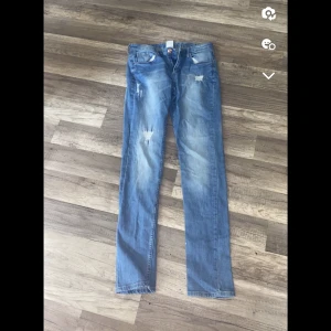Jeans  - Säljer dessa jättefina jeans som inte kommit till så mycket användning Storlek XS/S